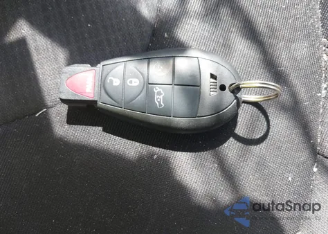 2015 Jeep Cherokee Latitude z USA, uszkodzony, nr VIN 1C4PJLCB3FW655852